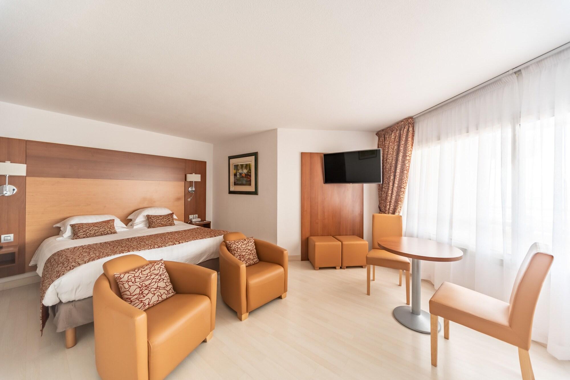 Mercure Raphael Centre