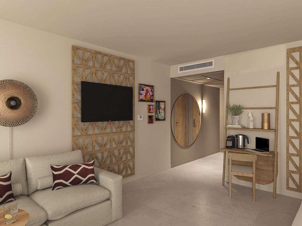 Hotel Mercure Raphael Centre 4*