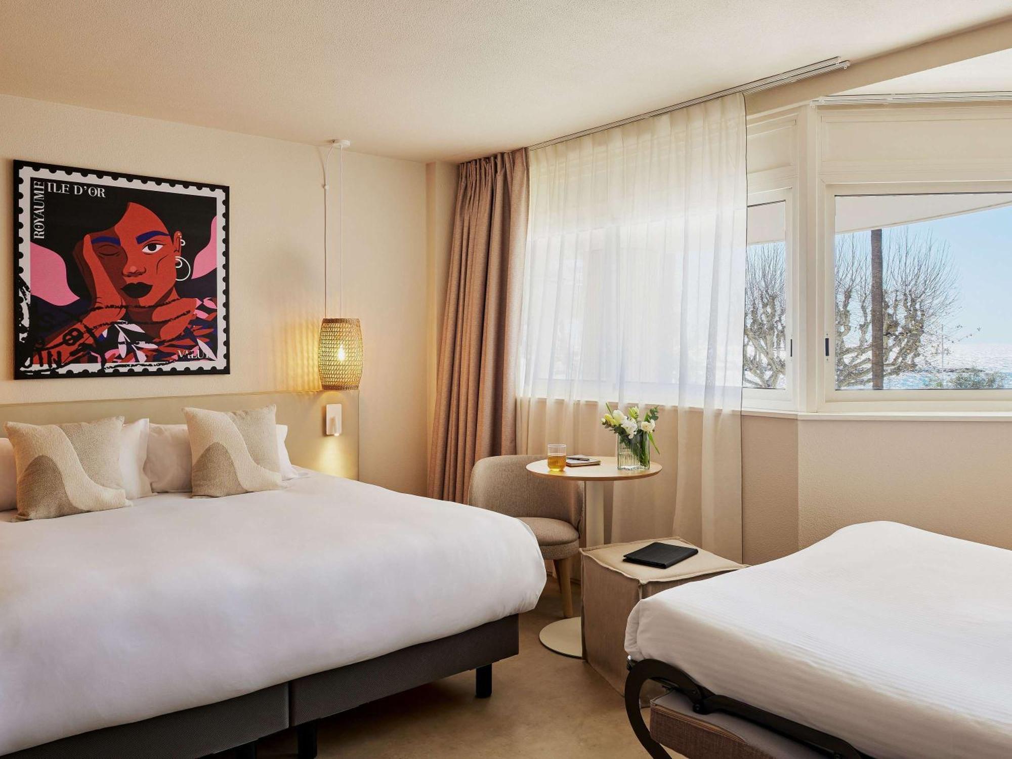 Mercure Raphael Centre 4*