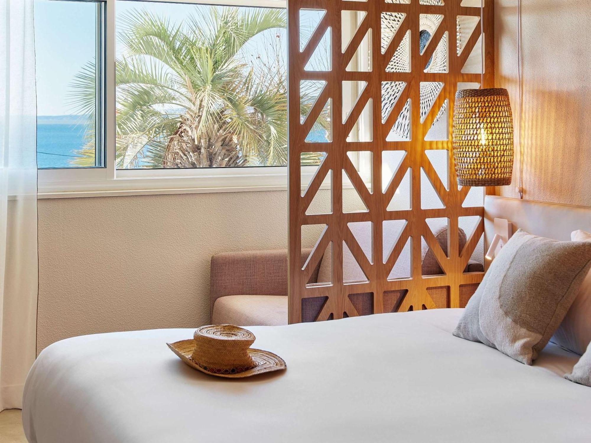 Mercure Raphael Centre