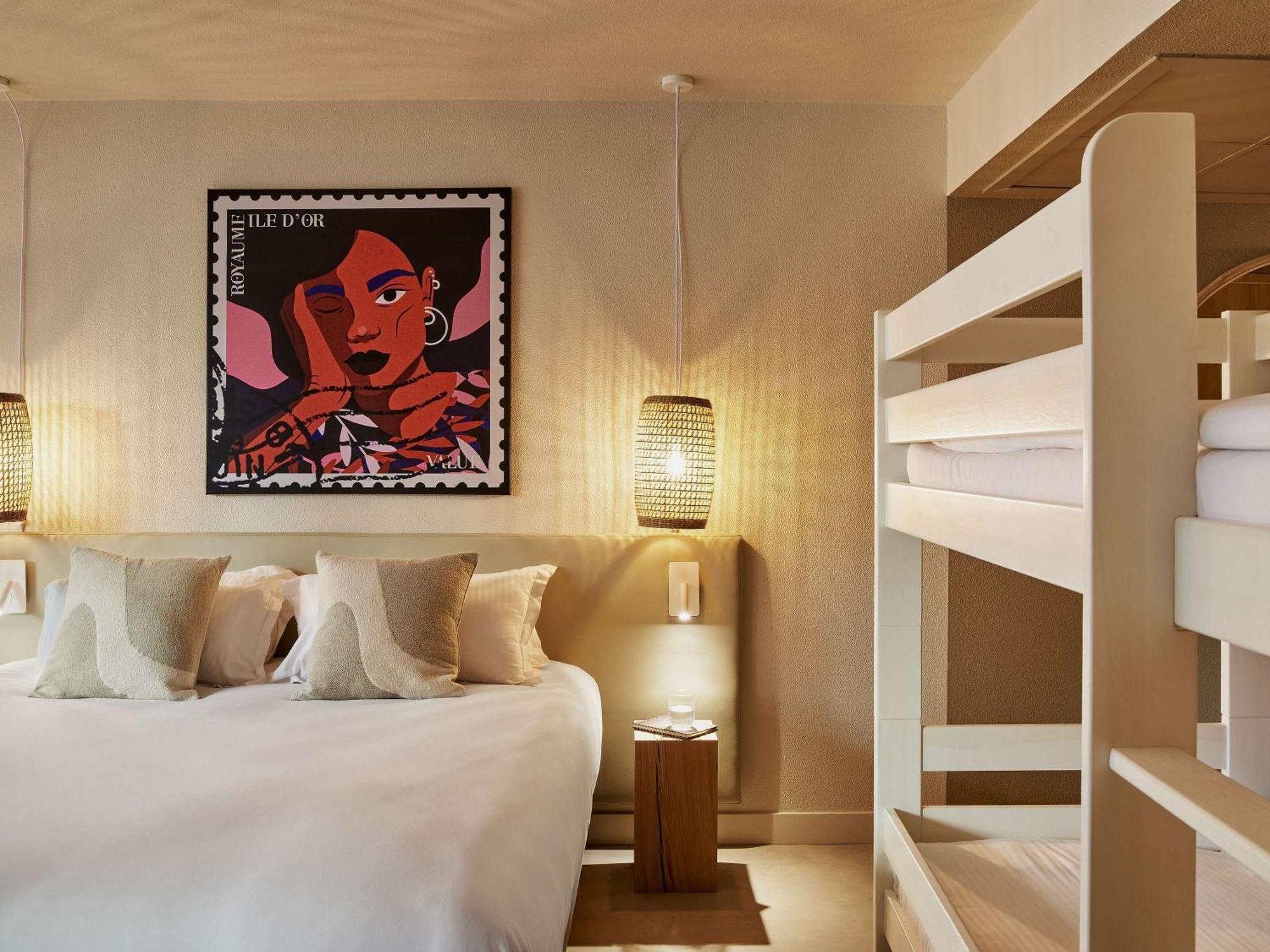 Hotel Mercure Raphael Centre 4*